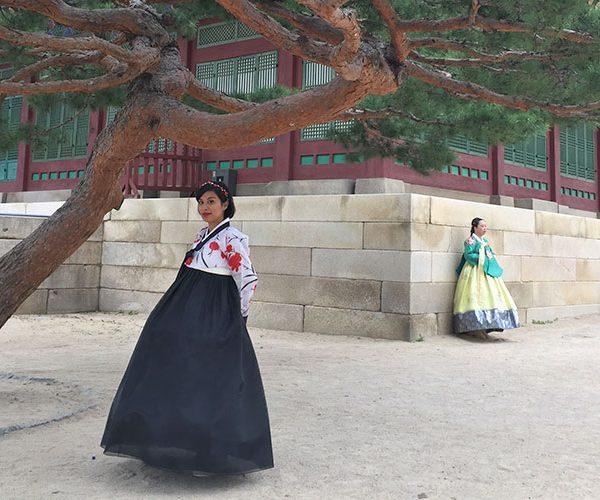 Kat_Orbeta con Hanbok in Corea del sud